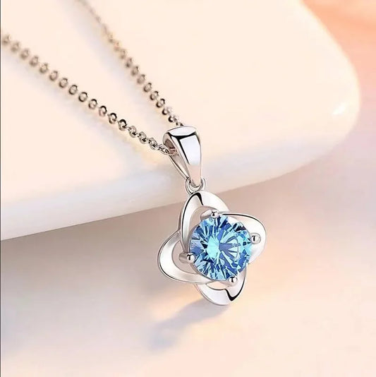 Lucky Four Leaf Clover Necklace for Women – Copper Inlaid Zircon Pendant | Valentine’s Day & Birthday Gift for Girlfriend | Foshkan.com