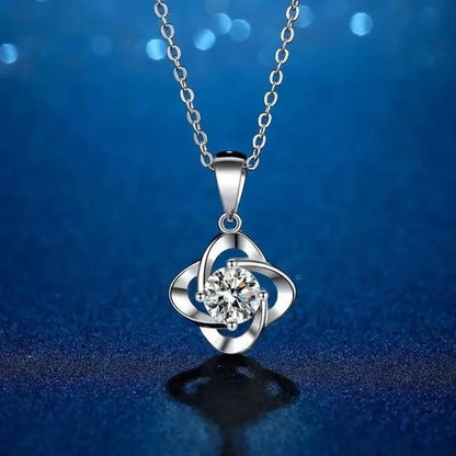 Lucky Four Leaf Clover Necklace for Women – Copper Inlaid Zircon Pendant | Valentine’s Day & Birthday Gift for Girlfriend | Foshkan.com